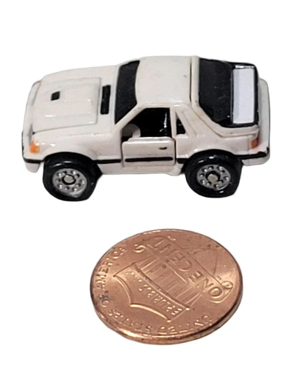 Vintage 1988 Galoob Micro Machines Deluxe White Ford Mustang